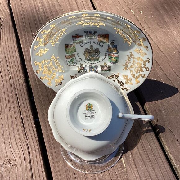 Paragon Teacup Saucer Set Canada Coats of Arms Gold Trim Vintage Fine China - Picture 4 of 6